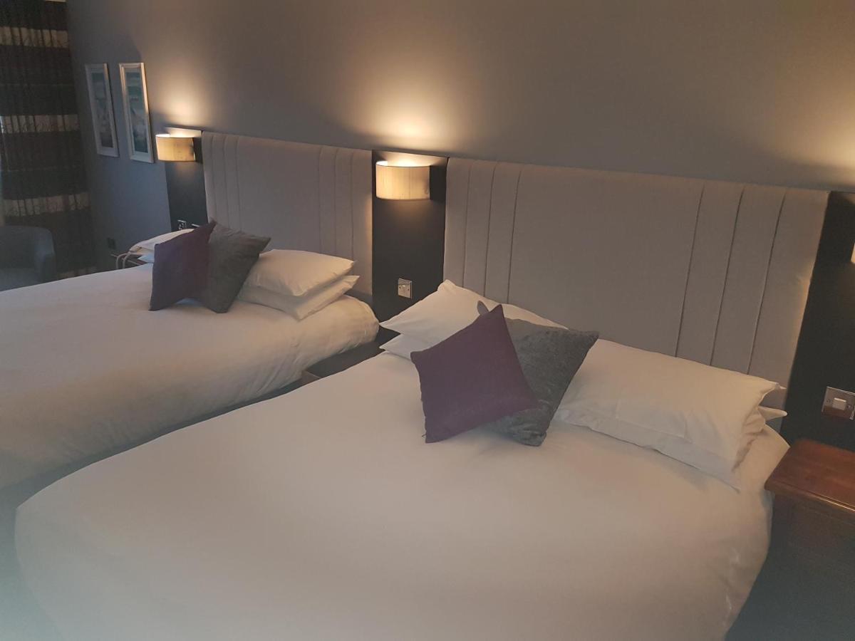 The Diplomat Hotel Restaurant & Spa Llanelli Zewnętrze zdjęcie