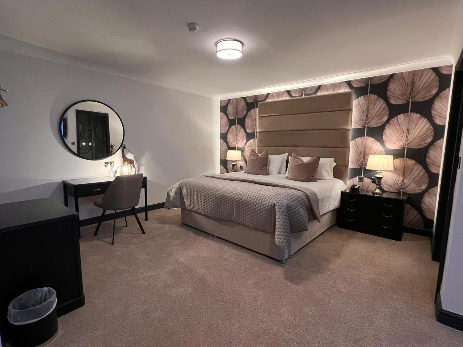 The Diplomat Hotel Restaurant & Spa Llanelli Zewnętrze zdjęcie